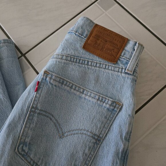 Levi's 70s High Slim Straight Jeans Marin Hits Light Blue 26 - Picture 3 of 6